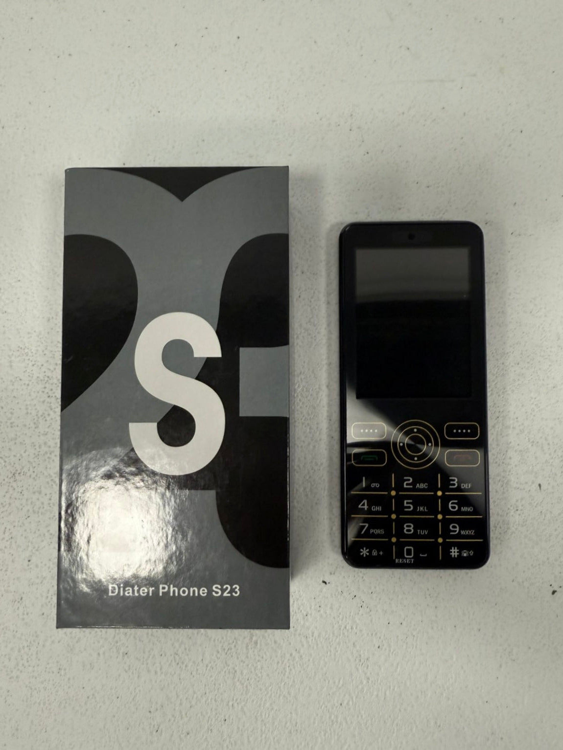 Mobilni telefon S23