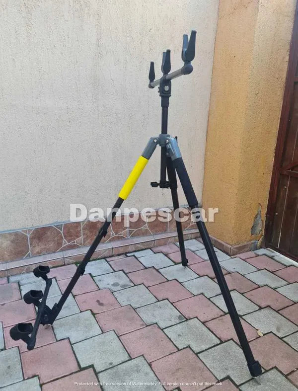 Rod Pot za pecanje na reci ili jezeru