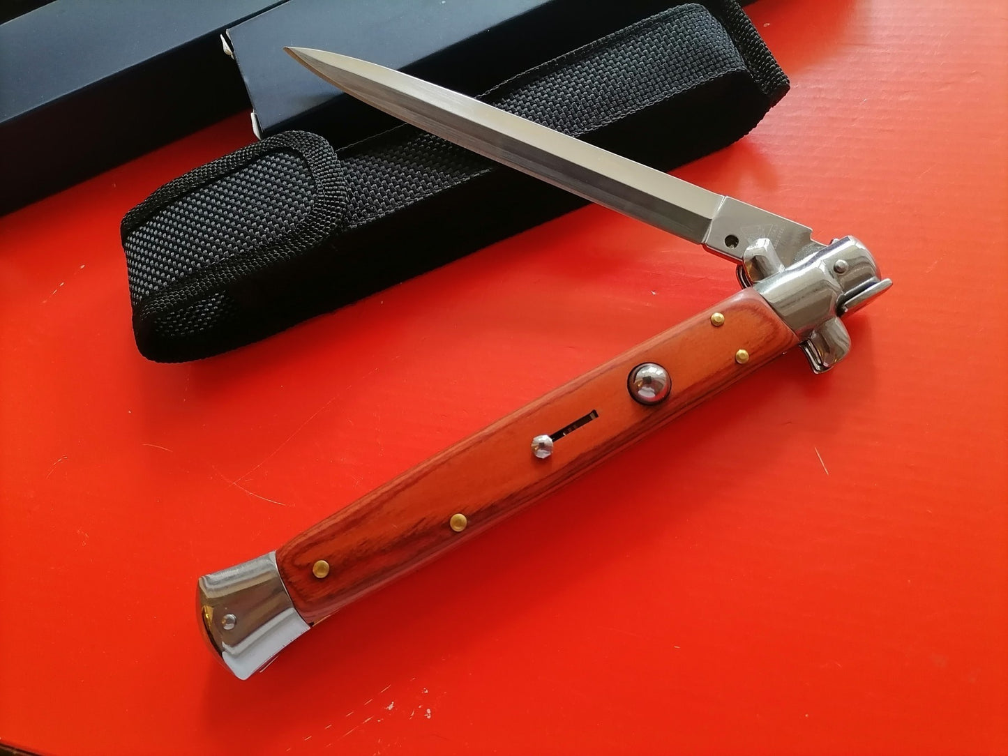 STILETO Skakavac Automatski Preklopni