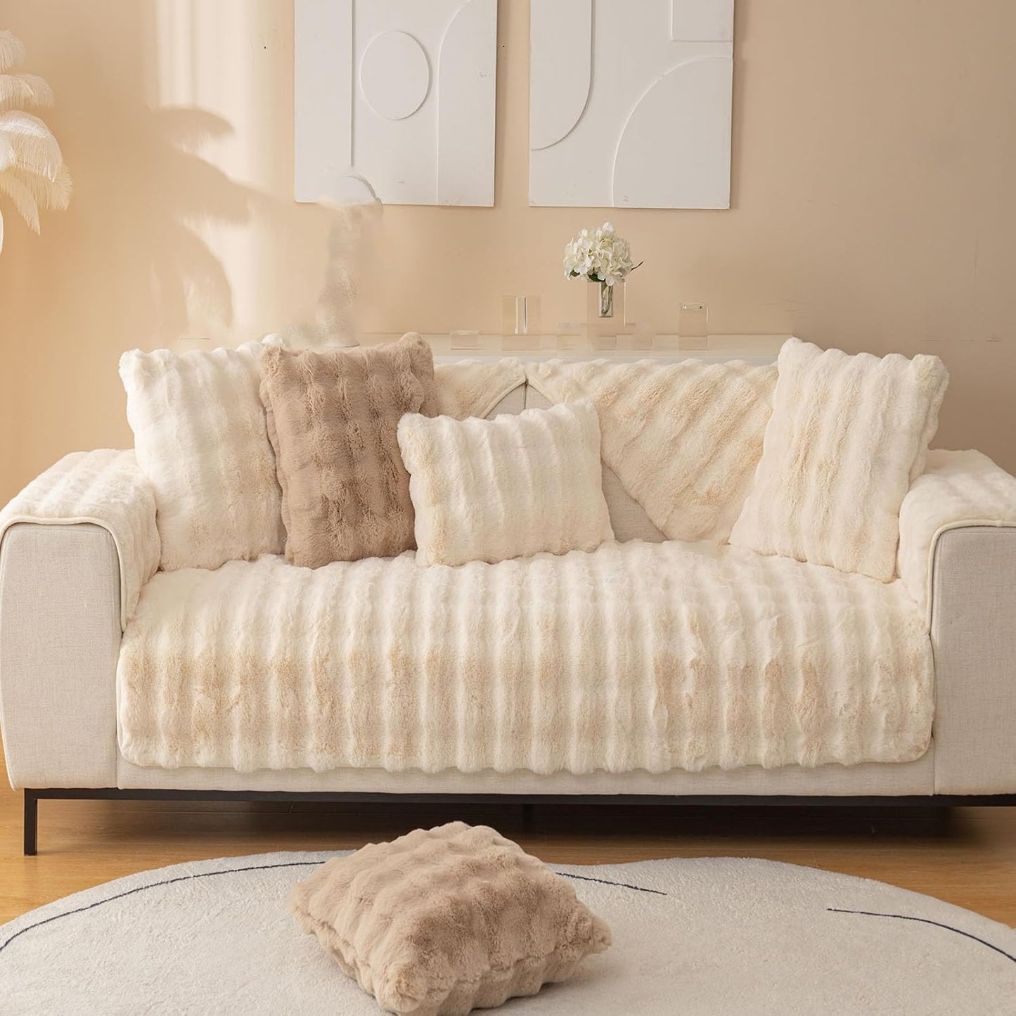 Krzneni fleker prljavo belo 70×70 cm – topao i dekorativan