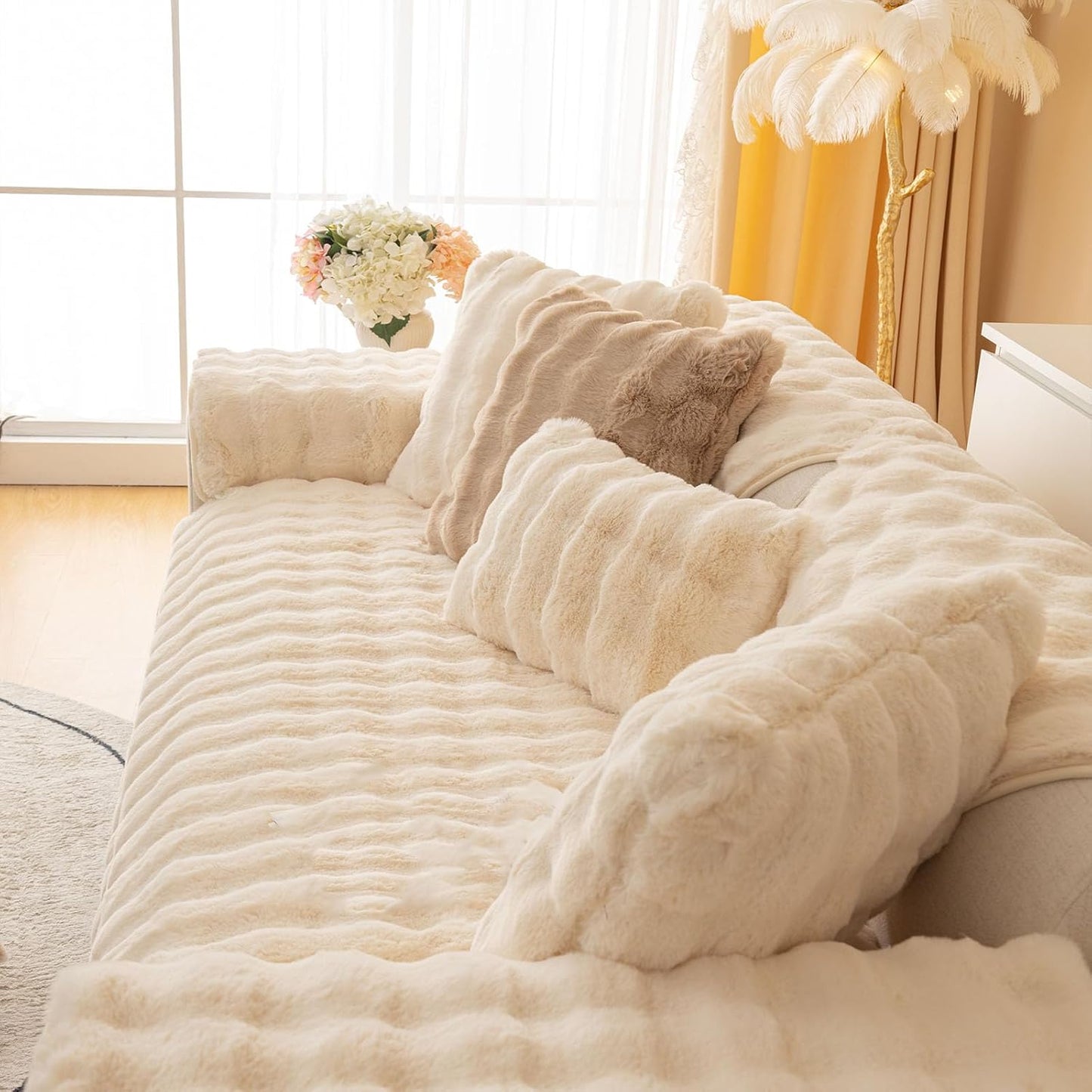 Krzneni fleker prljavo belo 70×70 cm – topao i dekorativan