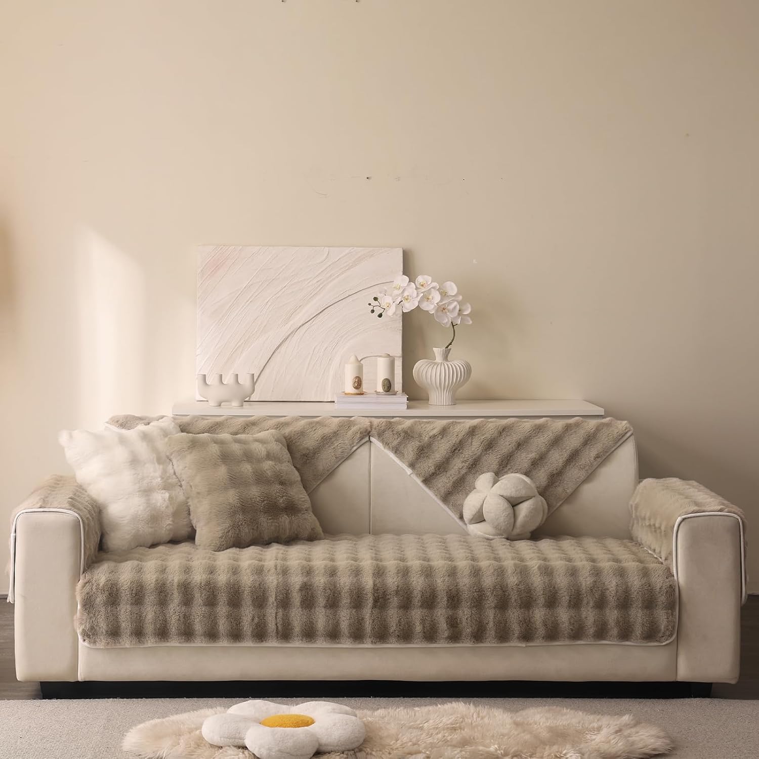 Krzneni fleker braon 70×70 cm – mekan i topao dekorativni dodatak