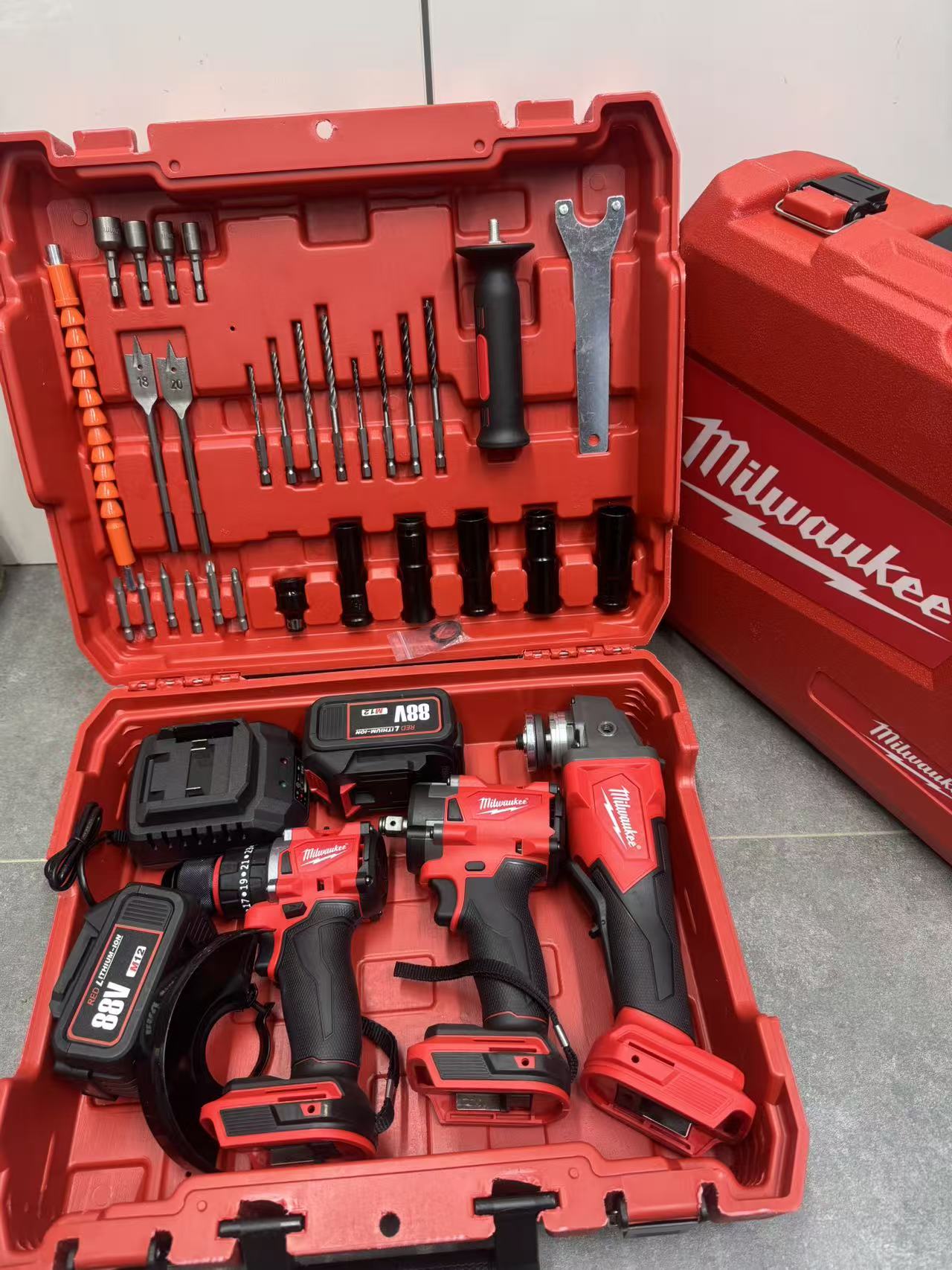 Mega Aku Set 88V – 3 Alata u 1 + 2 Baterije i Kofer – Sve što vam treba!