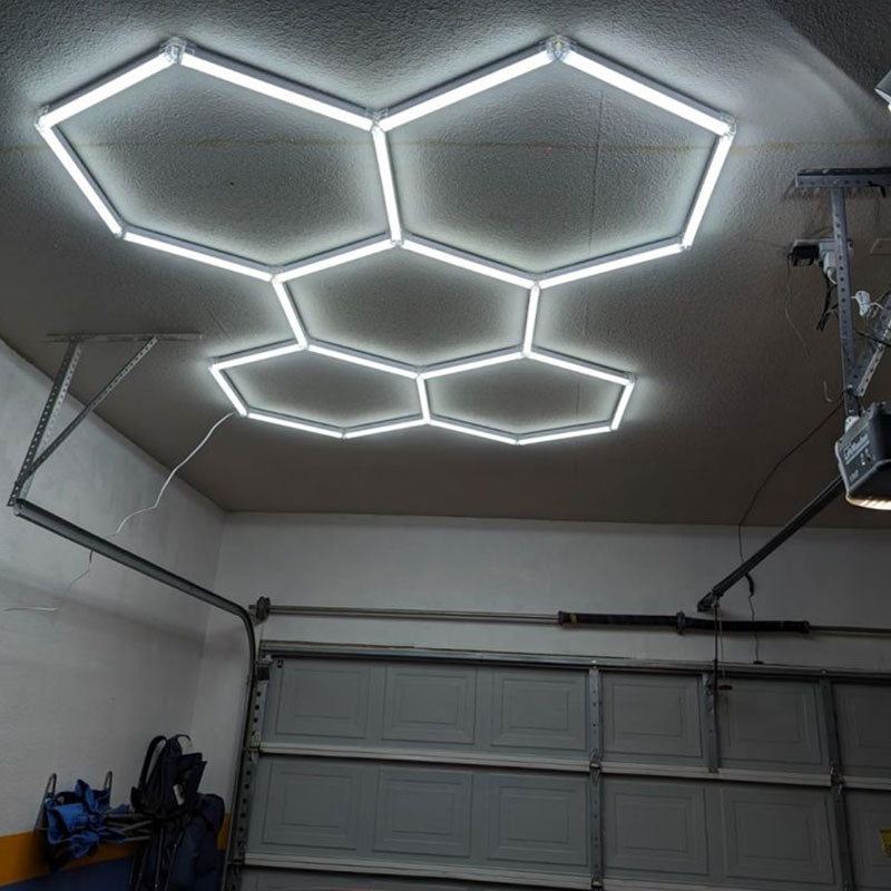 Ultra Snažna LED Hex Rasveta 168W za Garažu – Profesionalna Saćasta Plafonska Svetla za Detailing i Servis