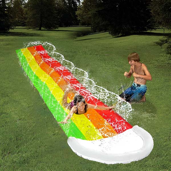 Naduvavajući Vodeni Tobogan sa Prskalicama – Slip and Slide za Decu i Odrasle | Vodeni Park za Dvorište
