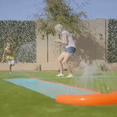 Naduvavajući Vodeni Tobogan sa Prskalicama – Slip and Slide za Decu i Odrasle | Vodeni Park za Dvorište