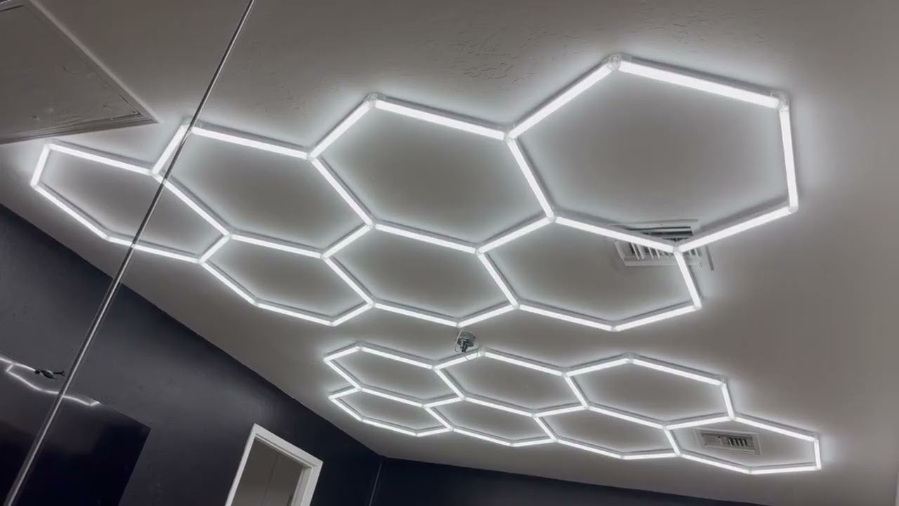 Megalight Hex LED Rasveta za Garažu – Profesionalno Osvetljenje za Auto Servis i Detailing Studio