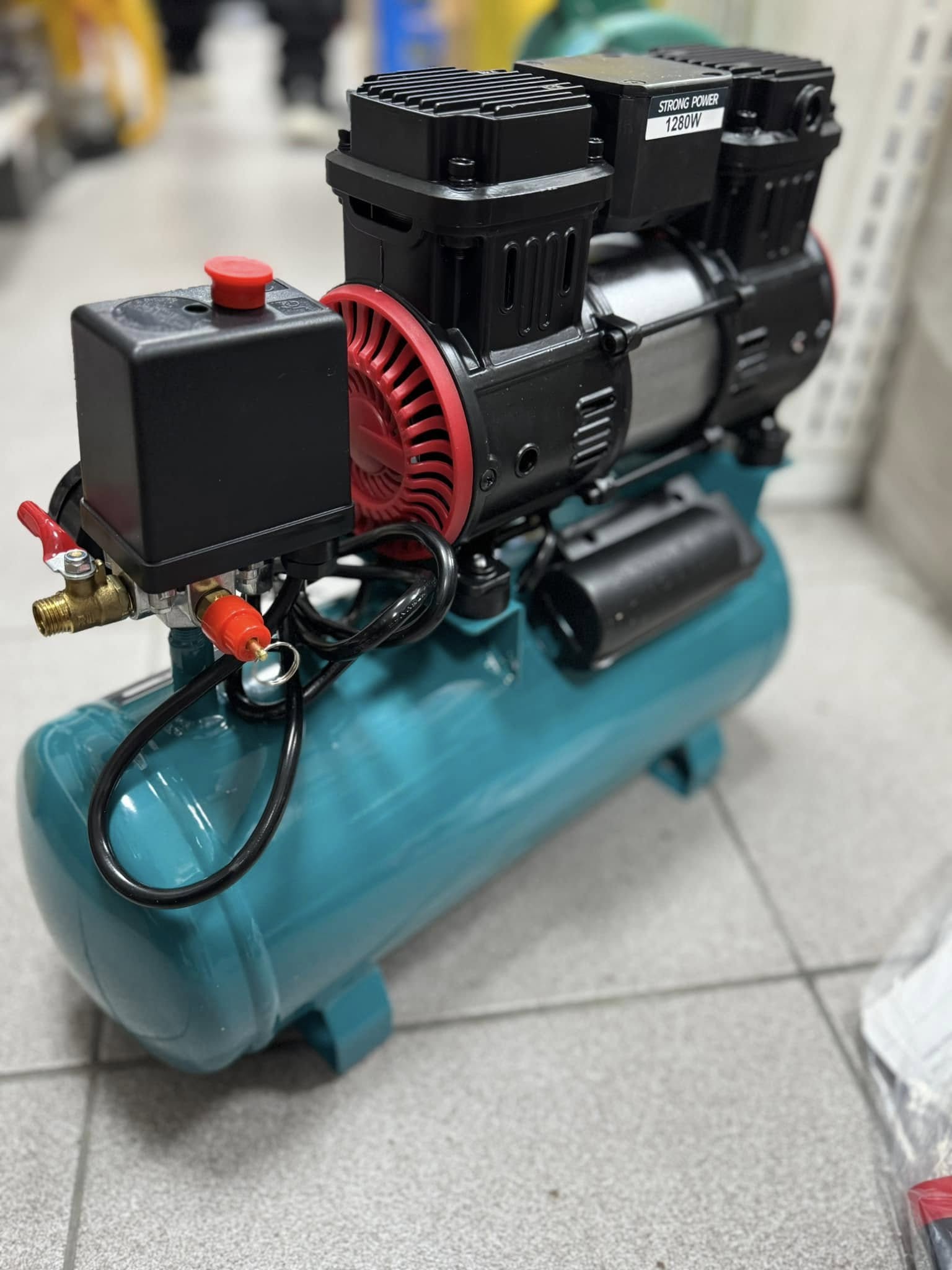 Vazdušni kompresor 9l 1280W