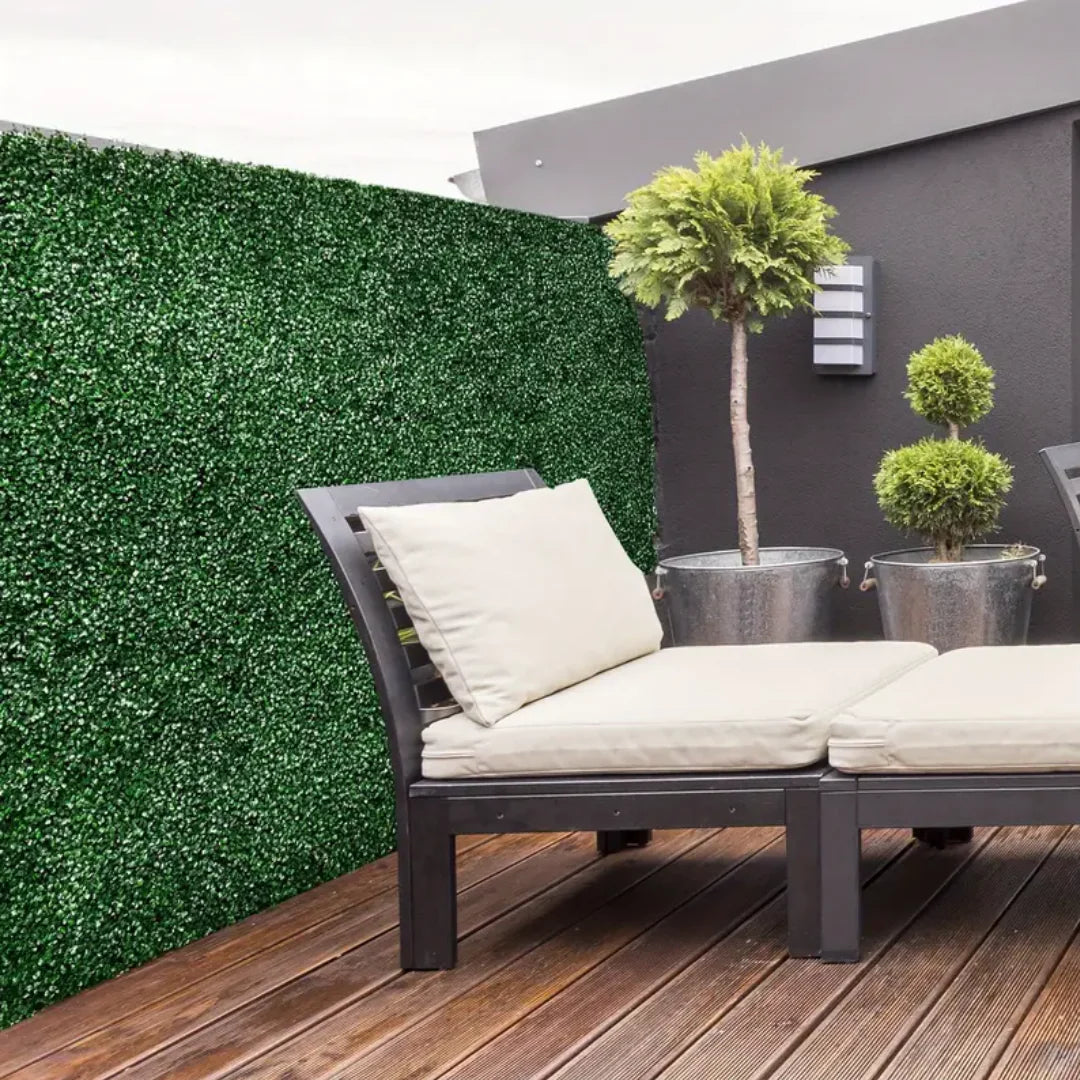 Dekorativna Veštačka Trava 40x60 cm – Idealna za Balkon i Enterijer