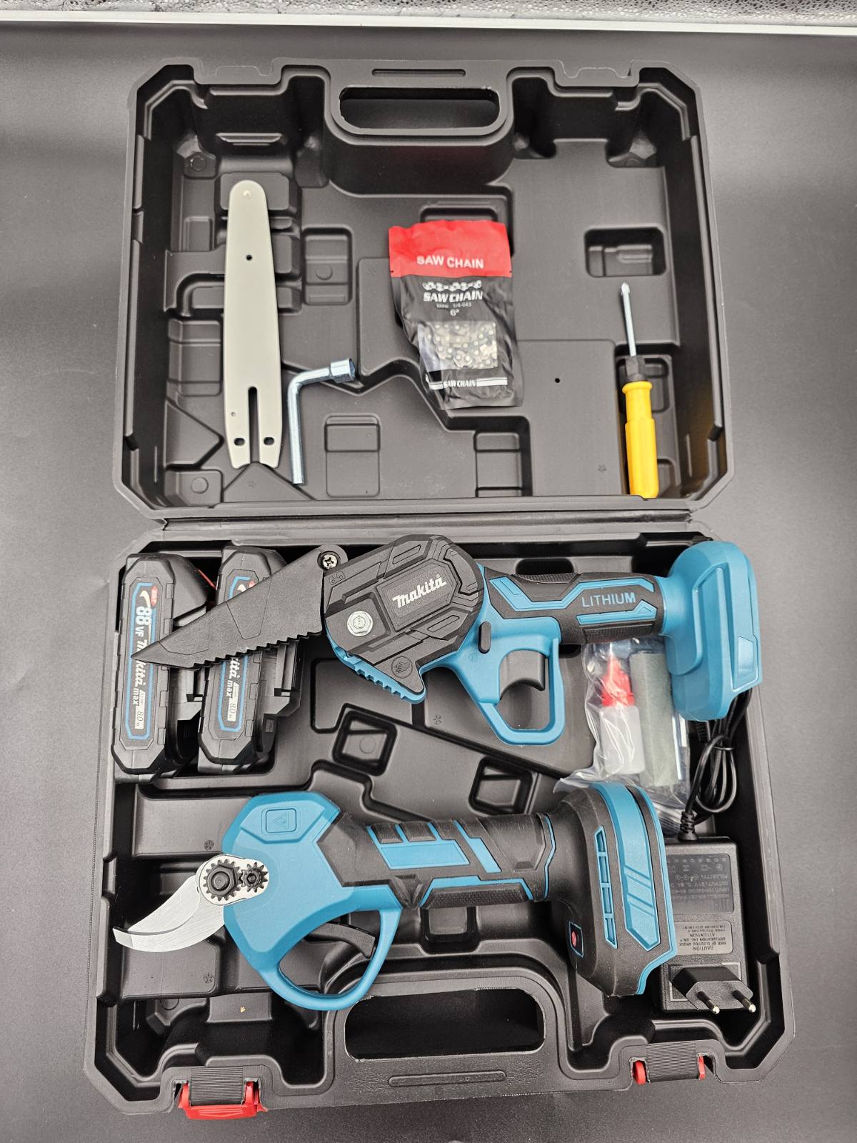 Makita aku set Testera i Makaze 88v dve baterije